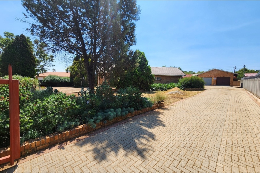 3 Bedroom Property for Sale in Neserhof North West